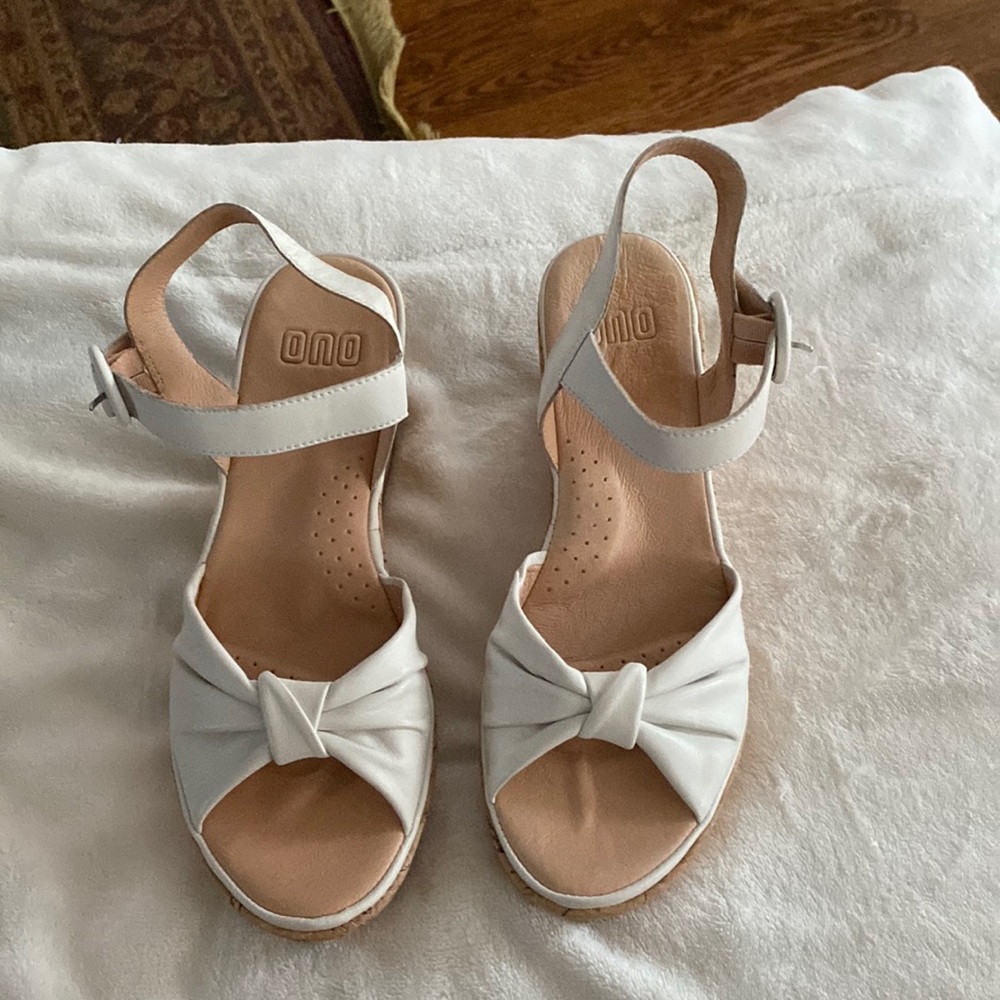 NWOT OUO brand wedges